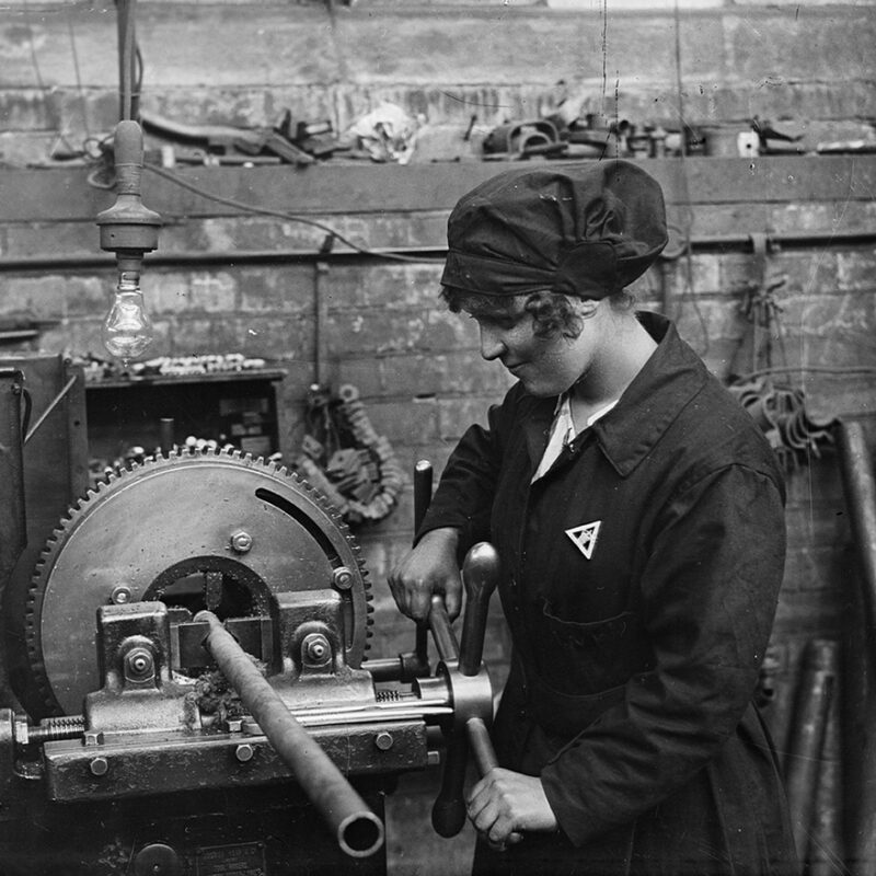 A woman at work in a shipbuilding yard during WWI.