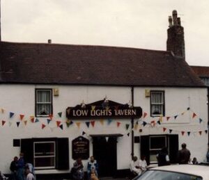 Photo of the Low Lights Tavern about 1990