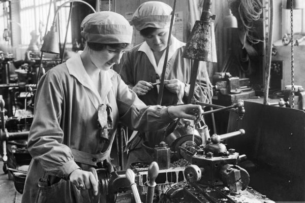 Image IWM (Q 20068) - Copy Photo of women workers operating machinery at Armstrong Whitworth and Co